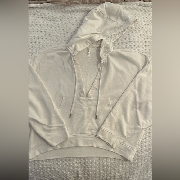 Fabletics Rosanna Hoodie | oversized cropped - Picture 3 of 5
